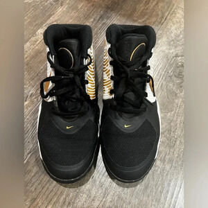 Nike Boys Team Hustle White Black Gold Sneaker Shoes